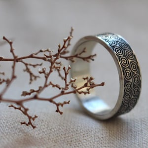 celtic silver band- TRISKEL- triskel spiral pattern ring- celtic civilization symbol- wind- sun- cycle-