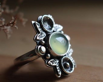 chalcedony ring - silver flower ring - botanical - nature - leaf - leaves - countryside - boho - cocktail ring - FRAGRANCE AFTER the RAIN