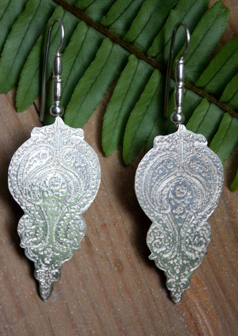 Oosterse oorbellen in zilver oorbellen Paisley kasjmier Indiaas Perzisch Iraans bloemen gegraveerd, ORISSA afbeelding 5