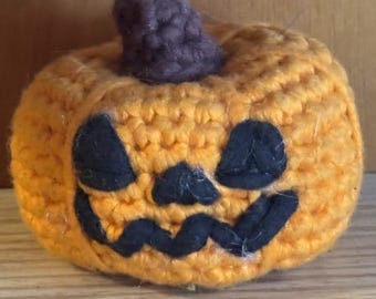 Crochet Pumpkin: Fall Halloween Decor