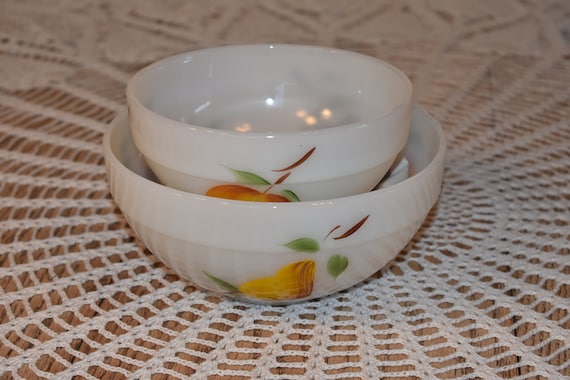 Vintage Anchor Hocking Fire King Fruit Milk Glass Mixing Bowl Set