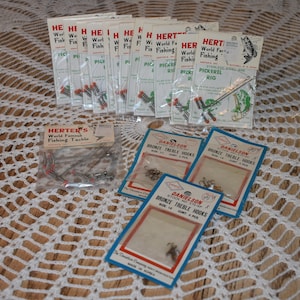 lot of Vintage unopened Herters pickerel rigs and Danielson bronze treble hooks fishing tackle, gear, outdoors, boat