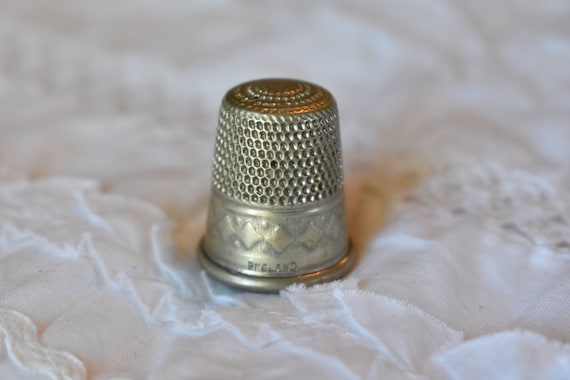3 Vintage Thimbles/Porcelain Made in Japan/ Metal,Silver?/Collectible  Thimbles