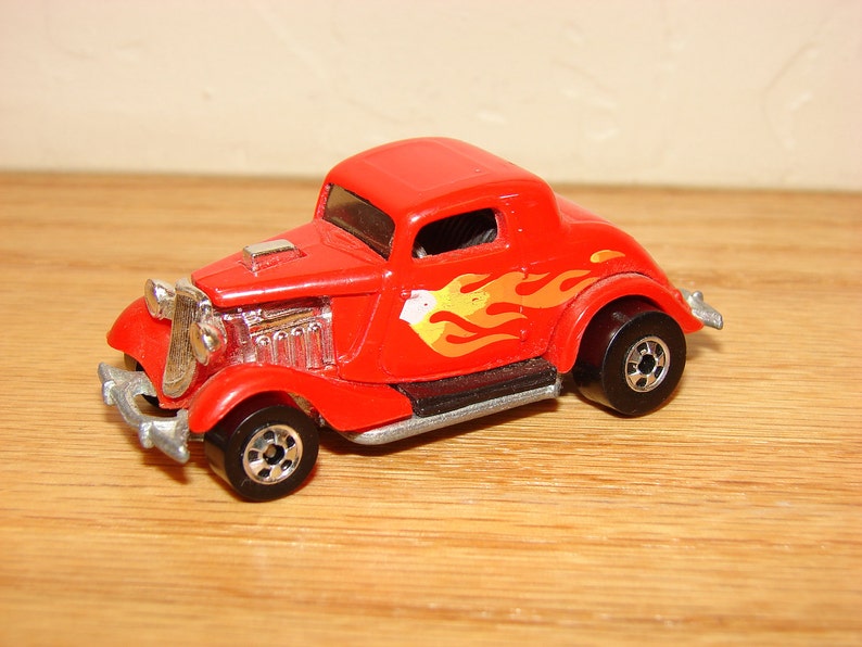 2 Vintage Hot Wheels 1979 Red 1934 3 Window 1988 Malaysia Etsy