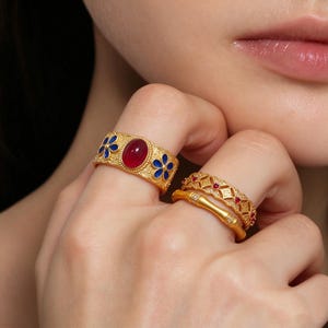 High-class noble exquisite ring set, meticulously designed engagement ring, delicate and stackable ring