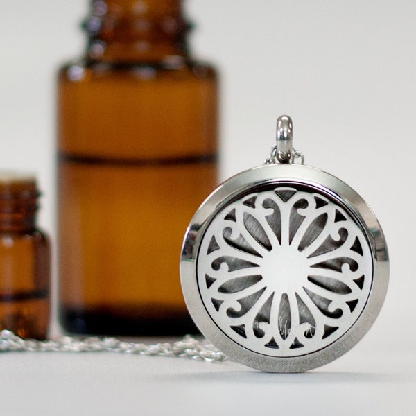 Essential Oil Diffuser Necklace includes 30 Oil Pads, Aromatherapy Gift for Essential Oil Users, Oil Diffusing Jewelry, Oil Pendant Locket