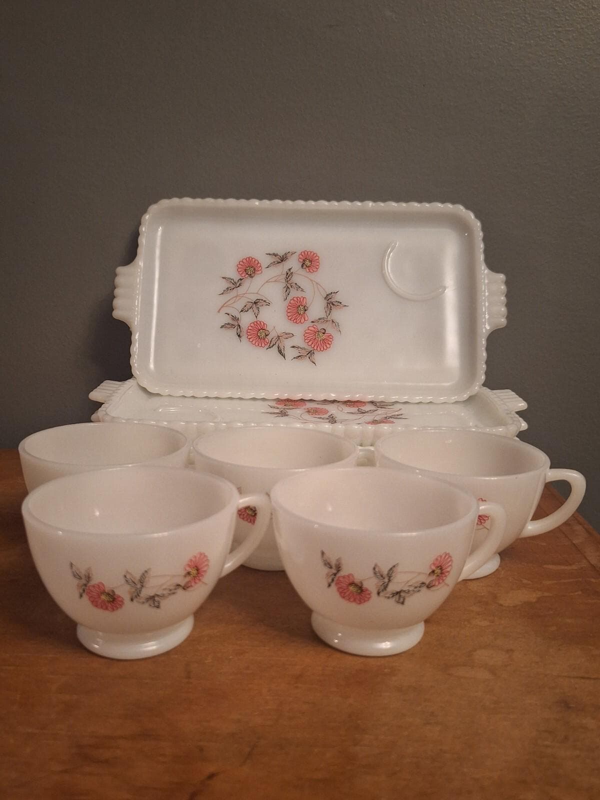 Anchor Hocking Milk Glass Snack Set - Etsy