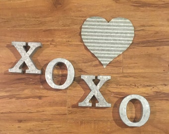 Silver Grey XOXO and Corrugated Small Heart Wall Art Decor Hanging Hooks on Back