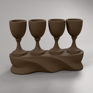 Deko Skulptur modern in Holzoptik, vier Kelche auf Sockel mit Faltenband, Regaldeko und Geschenk zu Pessach – group