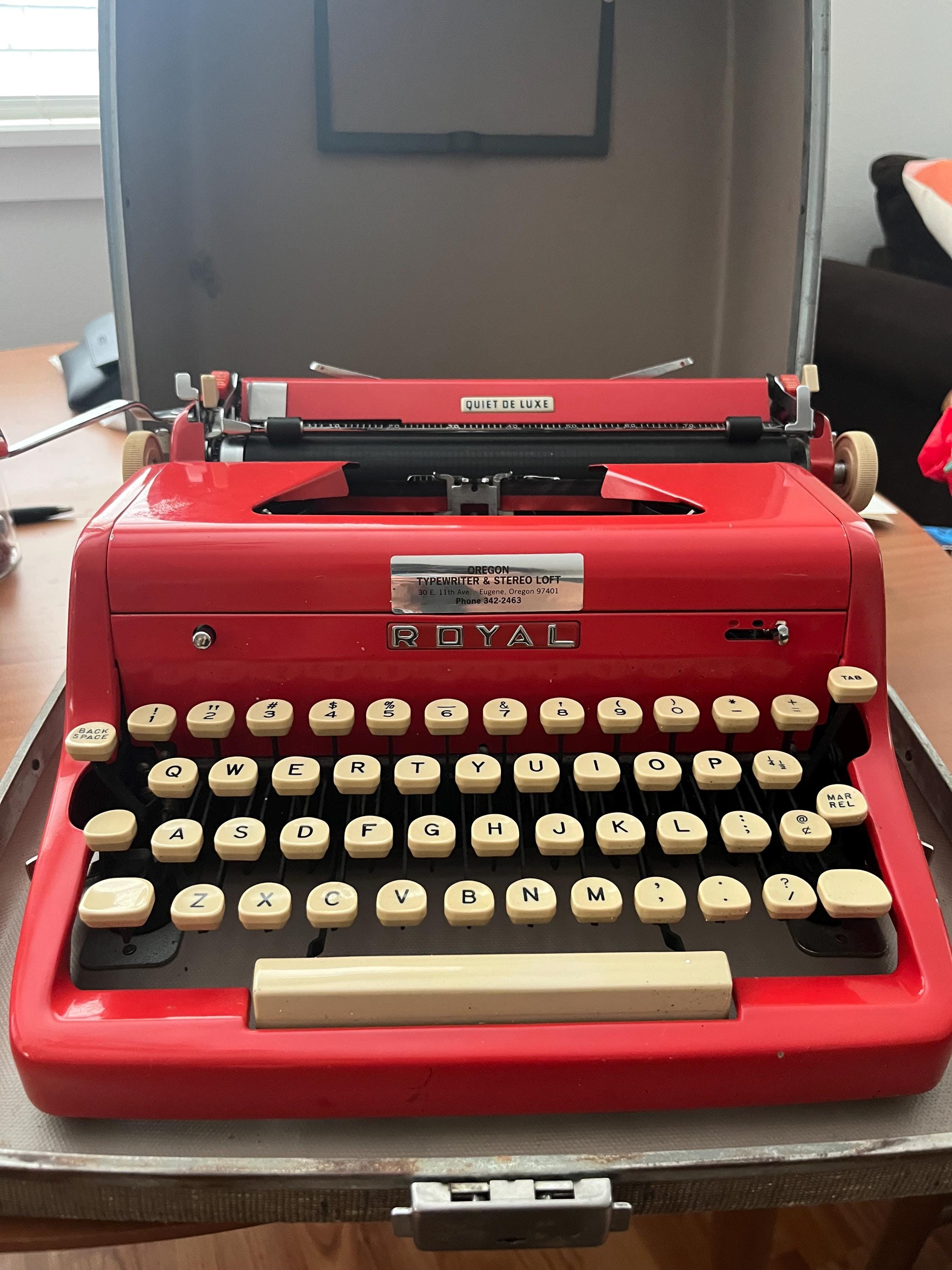 Vintage Royal Typewriter - Etsy