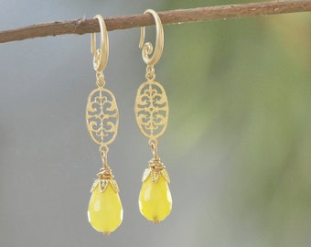 Yellow Jade Earrings - Vintage filigree and Jade stone