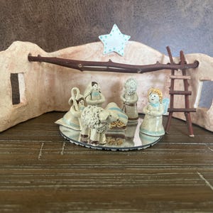 Vintage Karlene Voepel Nativity with Miniature Figurines Star on Top of Stable