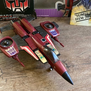 Vintage Trans Formers Deception Thrust