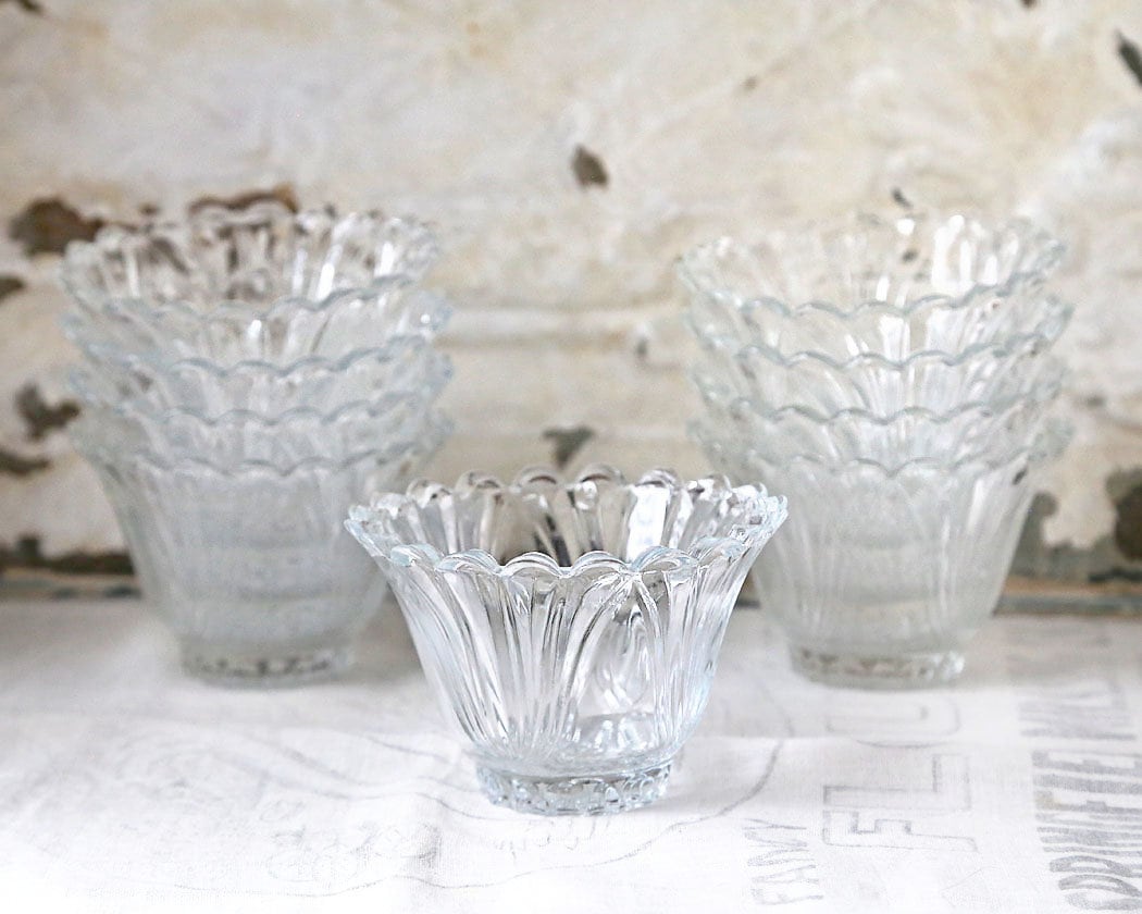 Mini Jello Pressed Glass Cups / Clear Mini Pressed Glass Ice Cream-pudding  Cups / Vintage Serveware / Vintage Glass Dessert Cups 