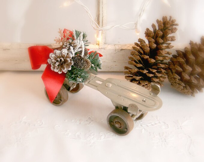 Vintage Roller Skate Christmas Decoration Rustic 1960s Metal Etsy