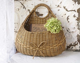 Vintage Wicker Wall Basket, Rustic Basket for Wall, Woven Wicker Basket, Wall Basket with Handle, Country Cottage Wall Decor