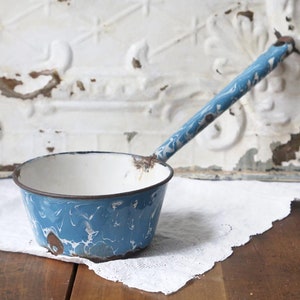 Vintage Blue Enamel Ladle, Blue Swirl Ladle, Graniteware Ladle, Farmhouse Kitchen Decor