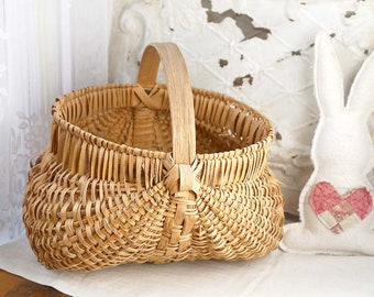 Vintage Large Buttocks Basket, Large Gathering Basket, Vintage Farmhouse Basket, Country Basket