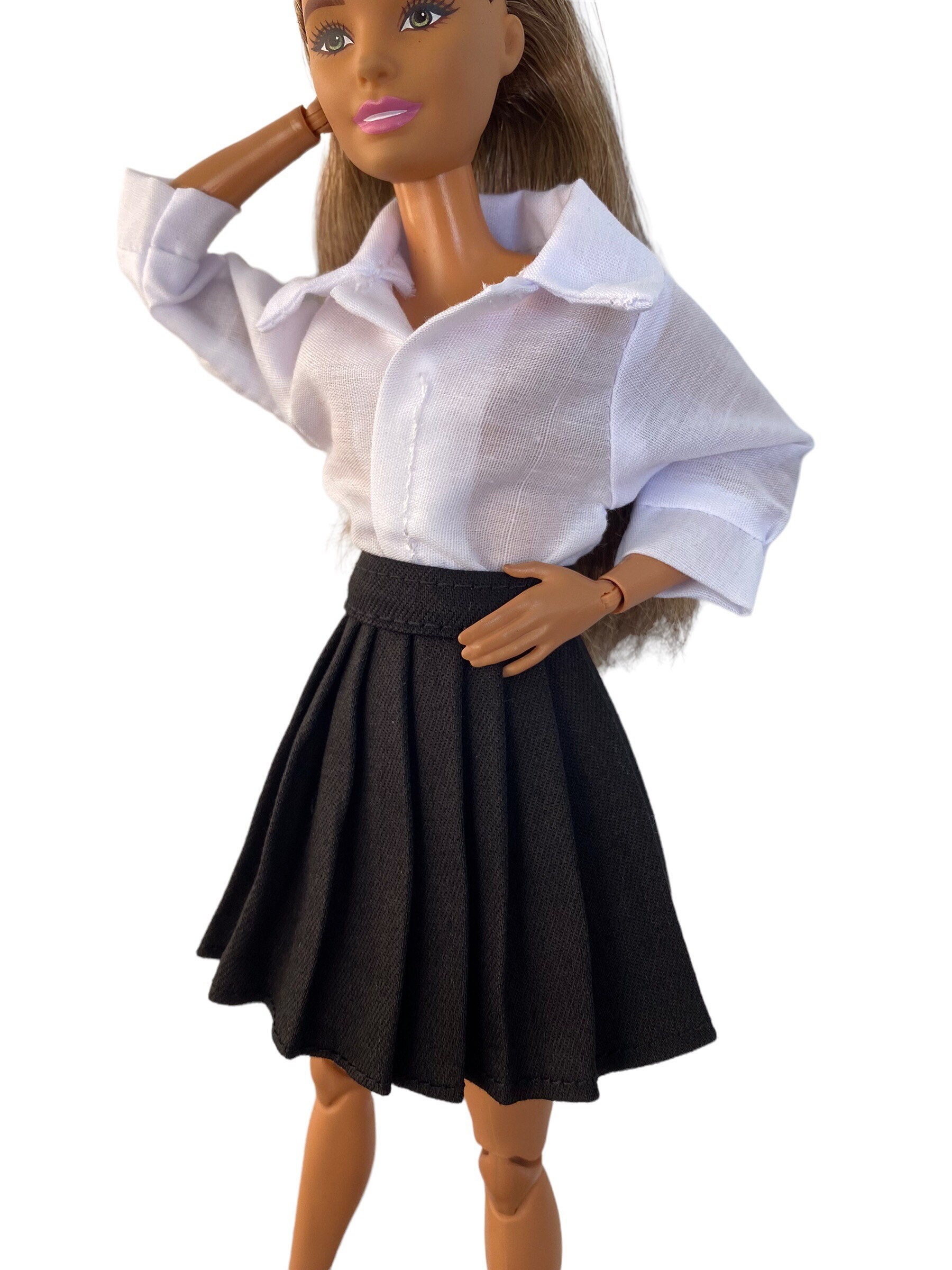 Barbie Outfit Of The Day - Jogos na Internet  Roupas para barbie, Roupa do  dia, Coisas de barbie