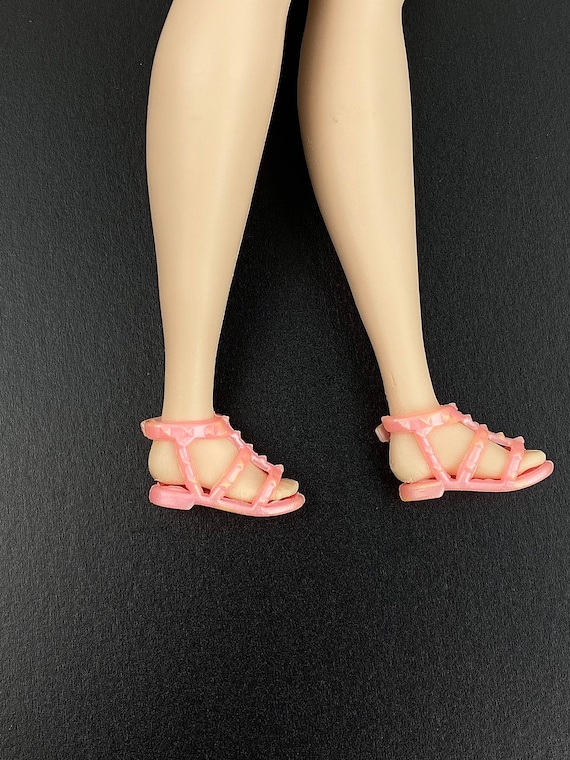 cute sandals for flat feet