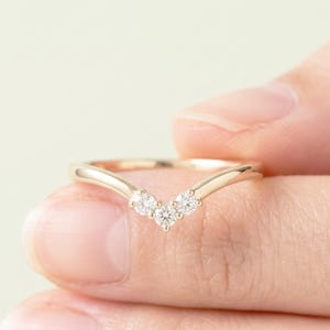 14K Moissanite Chevron Wedding Band Rose Gold Minimalist V Shaped Stacking Ring for Women