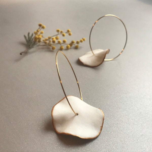 Boucle d'oreille en Porcelaine Pétale Blanc et doré pour femme