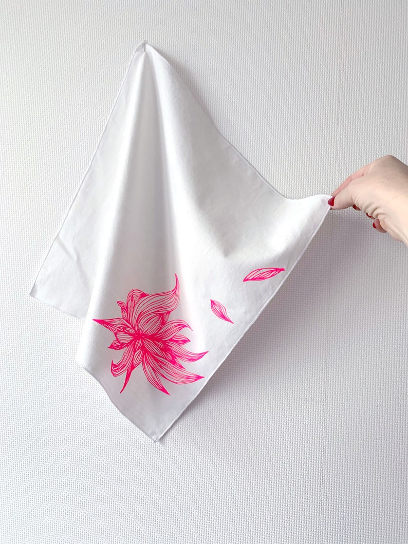 Washable cloth towel with vegetal design image 7