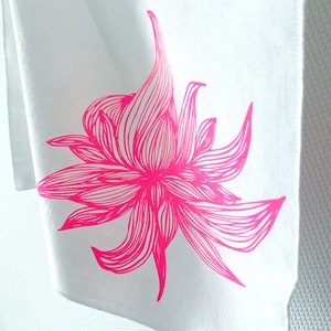 Washable cloth towel with vegetal design Pink