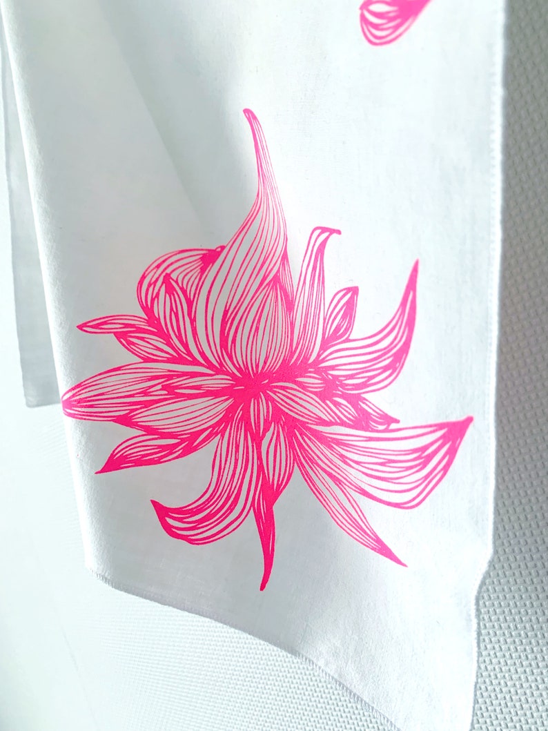 Washable cloth towel with vegetal design Pink