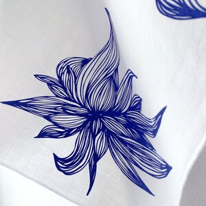 Washable cloth towel with vegetal design image 3