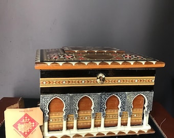 Alhambra Palace Marquetry Jewelry and Reuge Music Box with Keys and Leaflet Granada, Spain. Plays Menuet by Beethoven Islamic Moorish Art