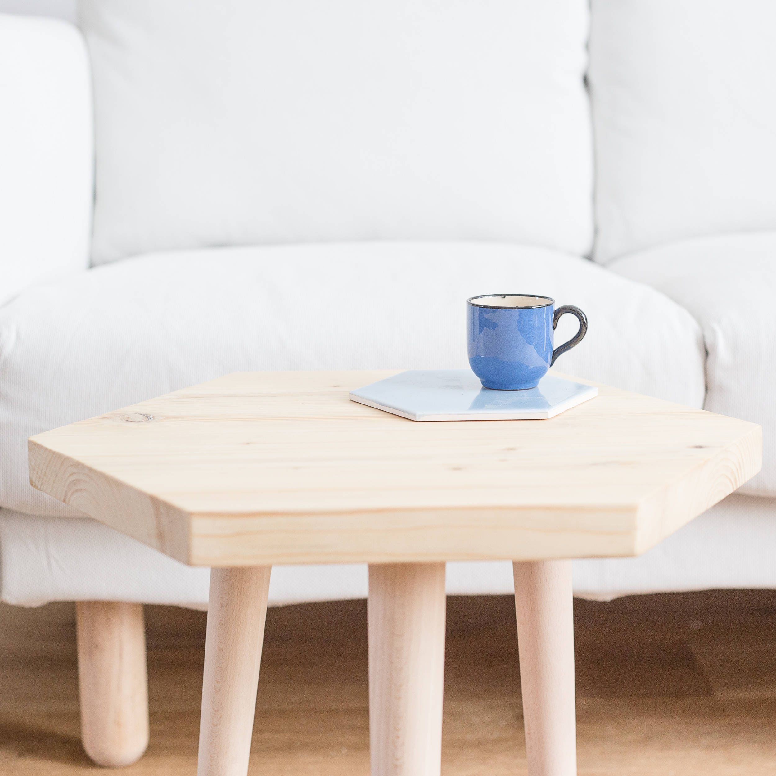 Au Milieu Du Siècle Rencontre Table Hexagone en Bois Moderne avec Rond Conique Jambes-Parfait Pour L