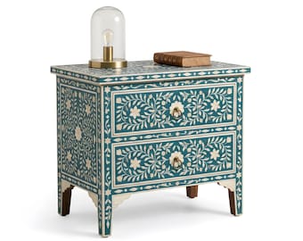 Mesita de noche artesanal con incrustaciones de hueso, mesa auxiliar floral color turquesa, artesanía india (2 cajones)