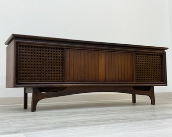 Mid-Century Modern Walnut Stereo Console ~ Great As TV Stand Or Media Console  (SHIPPING Not FREE)