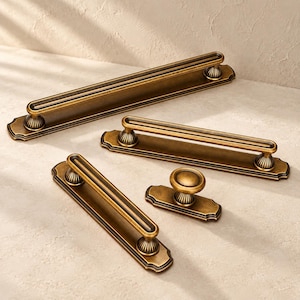 Puxador de gaveta vintage em latão com placa de acabamento, puxador de armário em latão antigo, ferragens para móveis, puxadores de cozinha modernos de meados do século.