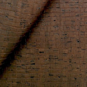 SCRAPS - Brown crocodile embossed pattern on cork fabric