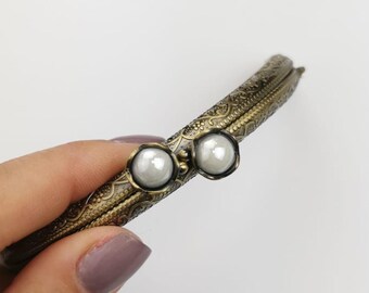 Purse frame - 10.5cm metal purse frame with white flowers F10.5/520