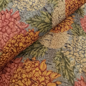 Portugisiskt korktyg, sött färgglatt mönster med stora blommor på rustik kork 68 x 50 cm / 26,77''x19,69'' (344)