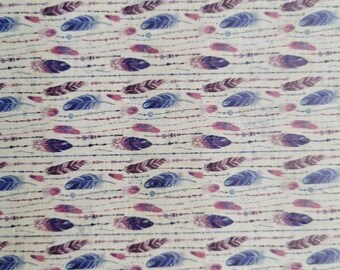 15.5x11cm / 6.1''x4.3'' Portuguese cork fabric, Feathers printed pattern on White Rustic Cork (J045)