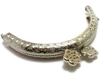 Cadre de sac à main en métal gaufré avec perles de fleurs 8,5 cm (3,35 po.) nikel F8.5/073