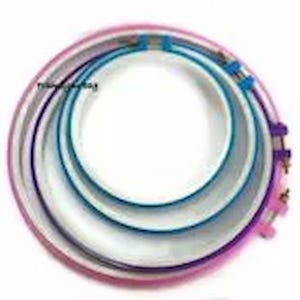 4 Plastic embroidery hoops, 4 different sizes