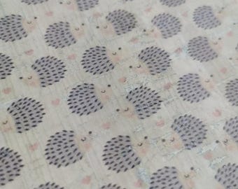 15.5x11cm / 6.1''x4.3'' Portuguese cork fabric, Hedgehog printed pattern on White Rustic Cork (J053)