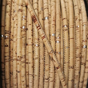 1 meter/ 39 tum - 3 mm Naturlig rustik rund korksnöre med silverfläckar