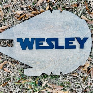 Round Nursery Sign, star wars nursery signs, name sign for kids room, home decor, Star Wars decor, star wars Millennium Falcon name sign