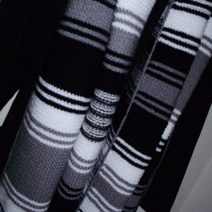 ACRYLIC Season 18 Doctor Who Style 4th Doctor Hand Knit 18' Scarf Black White Gray Men Women