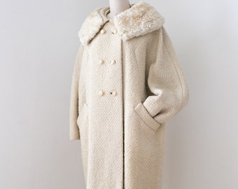 1950's Boucle Coat with Bakelite Buttons and Faux Shearling Collar | Medium/Large