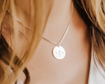 Collar de monograma personalizado en plata de ley, relleno de oro y relleno de oro rosa