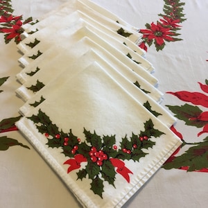 Oval Christmas Tablecloth and 8 Napkins 60” x 72” VintagePoinsettia Holly