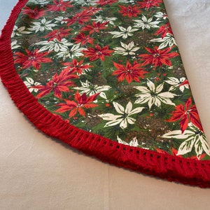 Vintage Oval Fringed Christmas Tablecloth 52 x 81 Red White Poinsettia Pinecones See Description