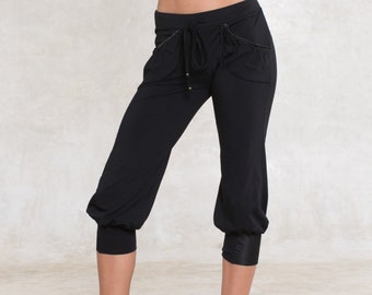 Low waist capri pants  ~ Organic cotton mid-calft ~ Yoga Pants ~ Black lounge pants ~ Satin details ~ Sati Creation